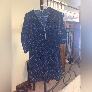 Blue dress with arrows